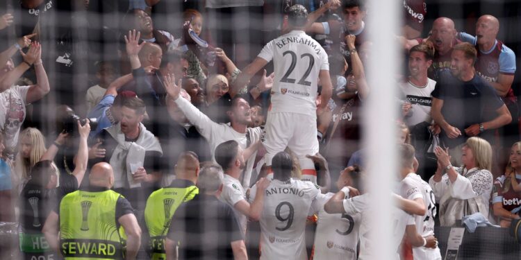 West Ham marca no final, bate a Fiorentina e vence a Conference League (Crédito: Getty Images)