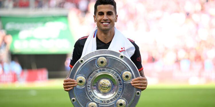 Arsenal e Barcelona brigam pela contratação de João Cancelo (Crédito: Getty Images)