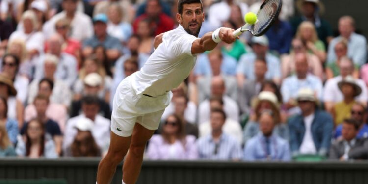 Djokovic vai encarar Sinner na semifinal de Wimbledon, mas nem o atual número oito do mundo e sua boa fase assustam (Crédito: GettyImages)