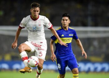 Palmeiras segue de olho no mercado da bola e tenta contratar Hezze [à esquerda] (Crédito: GettyImages)