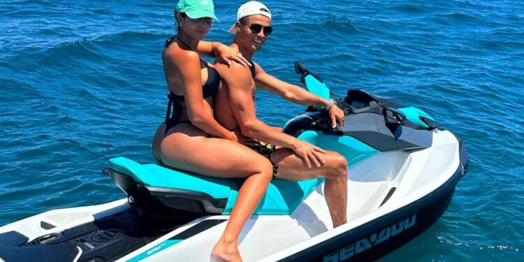 Cristiano Ronaldo aproveitou férias em jet ski de luxo (Crédito: Reprodução Instagram)