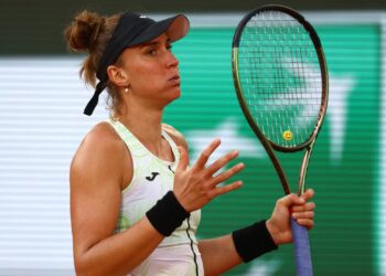 Bia Haddad vai ter uma grande missão em Wimbledon 2023 e encerrar um jejum de 59 anos (Crédito: Reuters - KAI PFAFFENBACH)