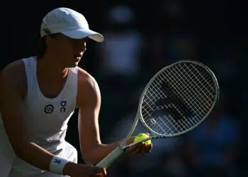 Iga Swiatek supera Martic e vence mais uma em Wimbledon (Crédito: Getty Images)
