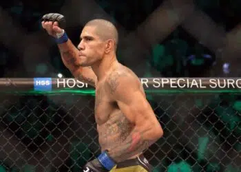 Alex Poatan estreou bem na categoria dos meio-pesados (Crédito: GettyImages)