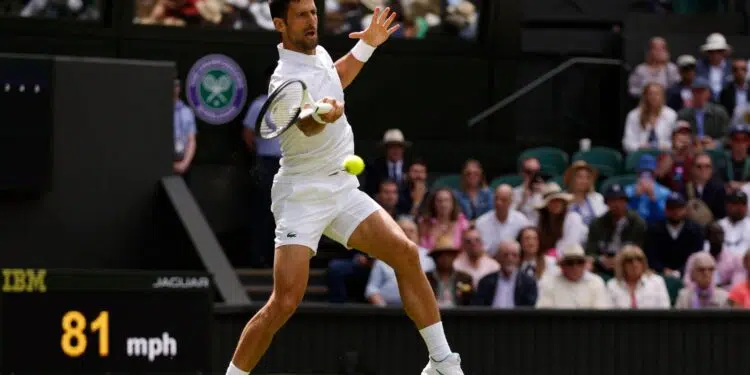 Novak Djokovic segue invicto em Wimbledon 2023; sérvio continua em busca do pentacampeonato para se igualar a Federer (Crédito: Reuters - ANDREW COULDRIDGE)