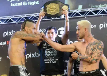 Arcângelo e Lucas disputam o título dos leves do Jungle Fight (Crédito: Leonardo Fabri)