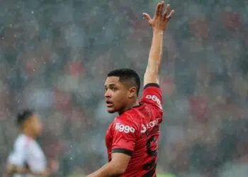 Barcelona pode antecipar saída de Vitor Roque do Athletico-PR; entenda (Crédito: Getty Images)