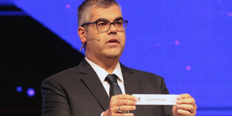 Diretor da LDU critica decisão da Conmebol antes de enfrentar o São Paulo (Crédito: Getty Images)