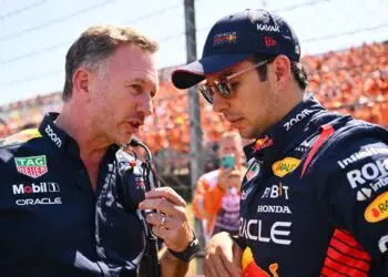 Christian Horner e Sergio Pérez, da Red Bull Racing (Crédito: Getty Images)