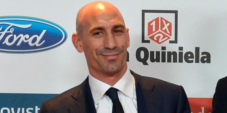 Luis Rubiales, presidente afastado da Real Federação Espanhola de Futebol (Crédito: Getty Images)