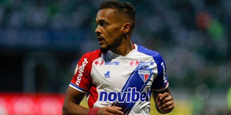 Fortaleza é multado em valor altíssimo pela Conmebol após time brasileiro infringir artigo do Manual de Clubes da Sul-Americana; entenda o que aconteceu (Crédito: GettyImages)
