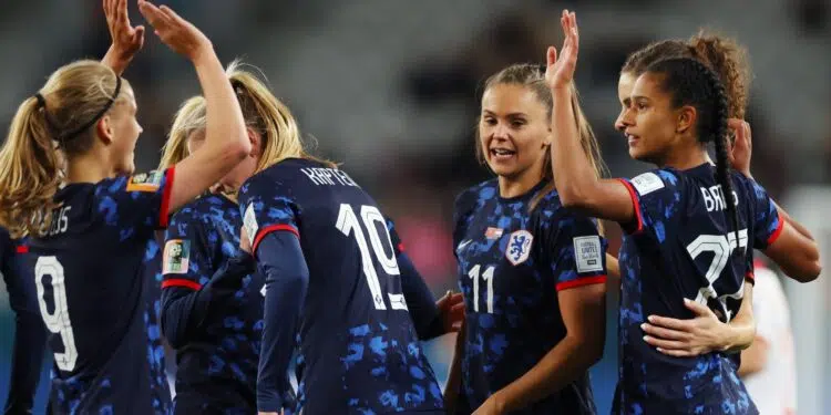 Holanda atropela Vietnã e vai às oitavas como primeiro do Grupo E (Crédito: GettyImages)
