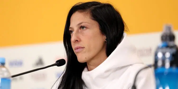 Através de sindicato, atacante da Espanha Jenni Hermoso se pronuncia, reafirma que não houve consentimento no beijo de Luis Rubiales e revela que não jogará mais pela seleção caso dirigentes sigam em seus cargos (Crédito: GettyImages)