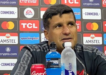 Wesley Carvalho, técnico do Athletico-PR (Crédito: Reprodução/Twitter)