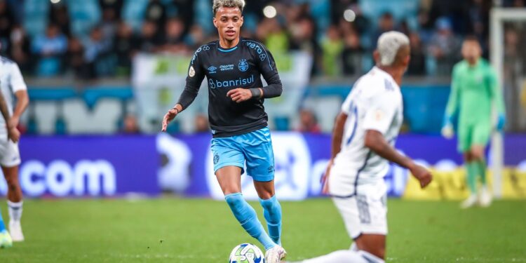 Renato Portaluppi deixa futuro de Bitello em aberto no Grêmio (Crédito: Lucas Uebel / Grêmio)