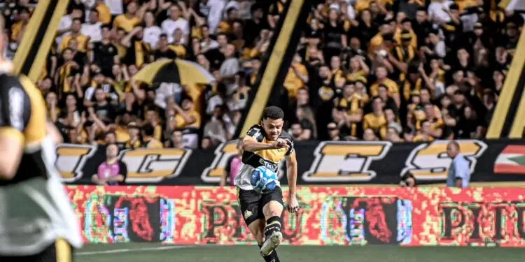 Criciúma: Maia cobra pix de Hygor após assistência (Crédito: Divulgação)