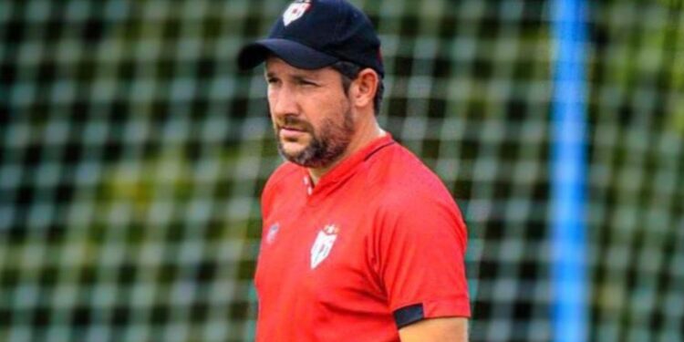Lucas Oliveira era técnico promissor do futebol goiano (Crédito: Carlos Roosemwelt)