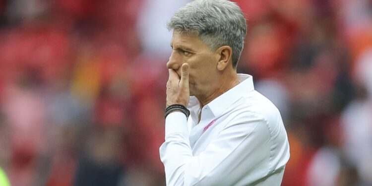 Renato Gaúcho não deu entrevista coletiva após a derrota (Crédito: Getty Images)