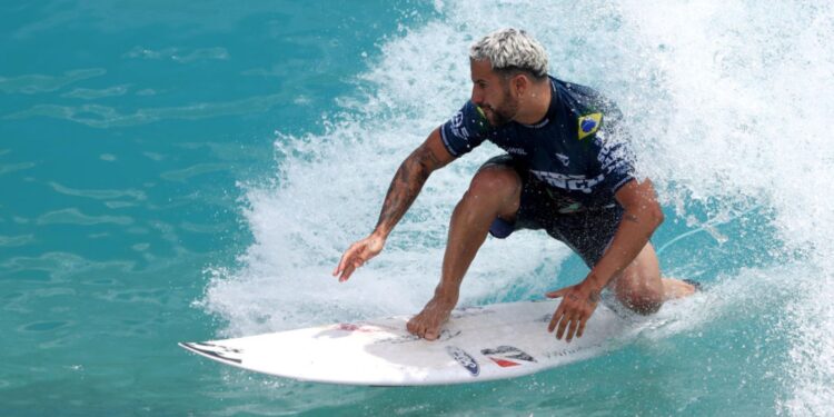 Italo Ferreira faz ensaio fotográfico durante eclipse solar; confira (Crédito: Getty Images)