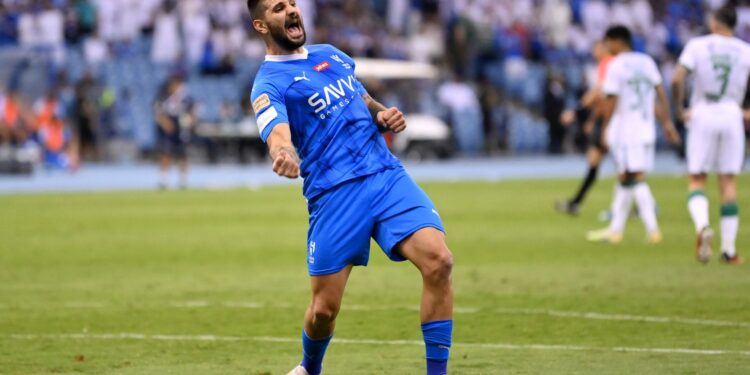 Al Fateh e Al Hilal pelo Campeonato Saudita (Crédito: Getty Images)