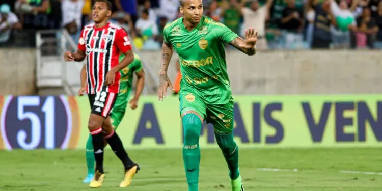 Deyverson faz post enigmático (Crédito: AssCom / Cuiabá Flickr)