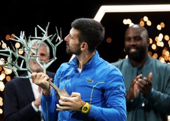 Djokovic supera Dimitrov e é campeão do ATP 1000 de Paris pela sétima vez (Crédito: Getty Images)