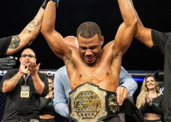 Toddynho conquistou o cinturão dos leves do LFA (Crédito: LFA Brasil)