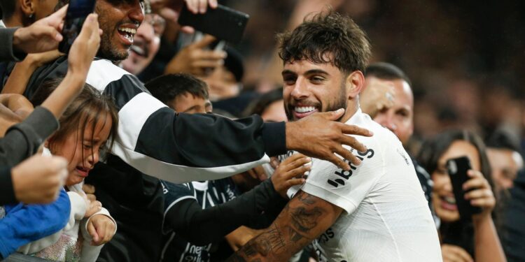 Yuri Alberto analisa ‘gol feio’ em vitória do Corinthians (Crédito: Getty Images)