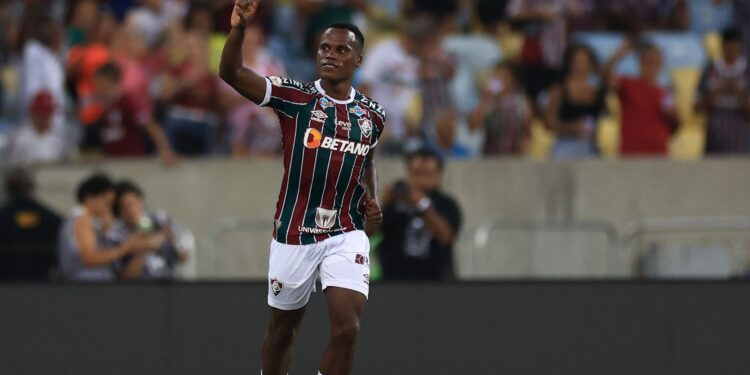 Jhon Arias quase marca golaço pelo Fluminense no Mundial; veja reações (Crédito: Getty Images)