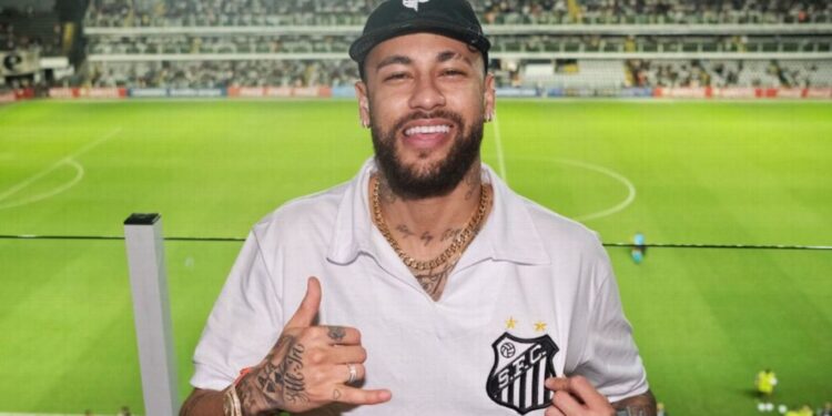 A bordo do próprio cruzeiro, Neymar brinca e diz que vai comprar o Santos (Crédito: Raul Baretta/ Santos/ Flickr)