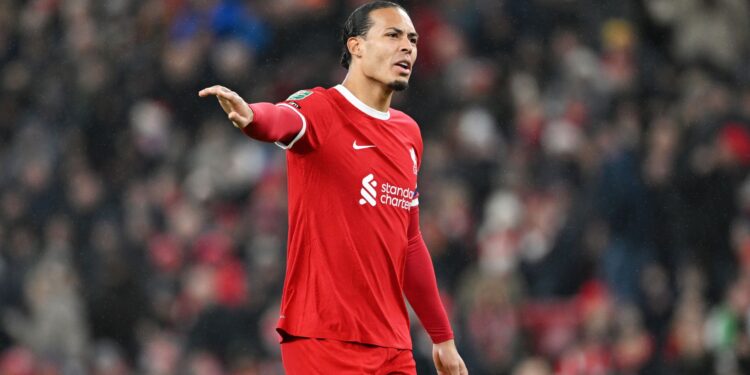 Van Dijk deixa futuro no Liverpool em aberto após anúncio de Klopp (Crédito: Getty Images)