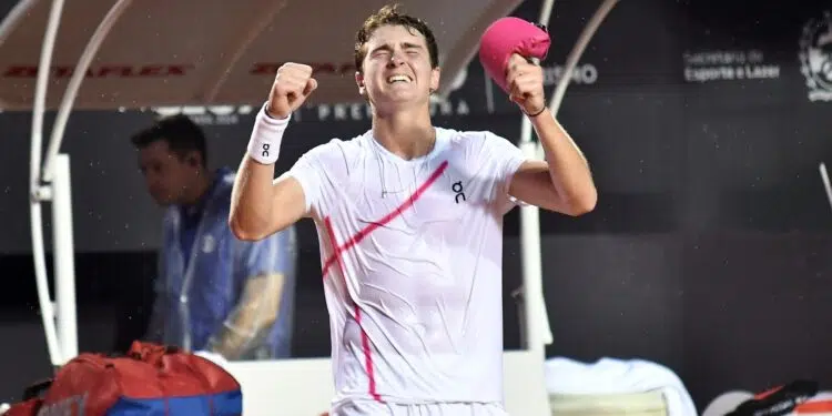 João Fonseca brilha e avança às oitavas do Rio Open (Crédito: Fotojump/ Rio Open)