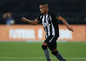 Clube europeu anuncia Victor Sá, ex-Botafogo (Crédito: Getty Images)