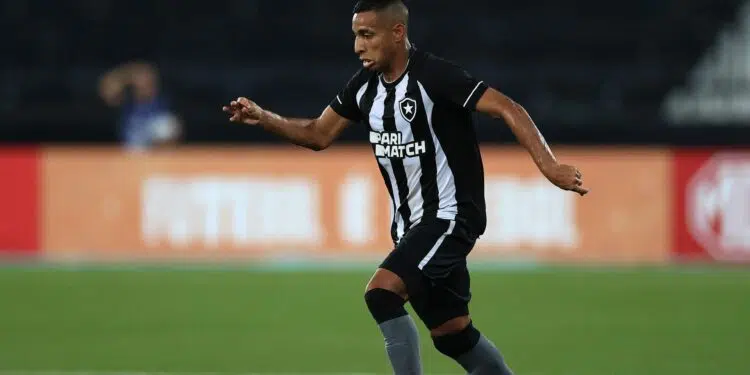 Clube europeu anuncia Victor Sá, ex-Botafogo (Crédito: Getty Images)