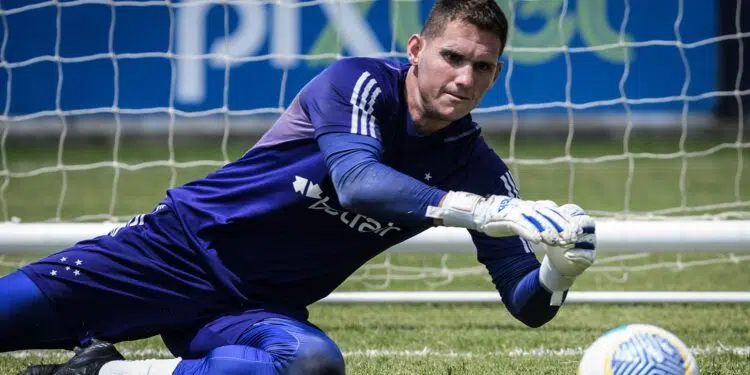 Após vitória, Rafael Cabral fala sobre momento no Cruzeiro: “Me cobro...” (Crédito: Gustavo Aleixo / Cruzeiro)