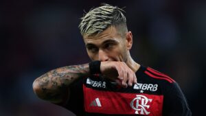 Arrascaeta fala sobre possível oportunidade na Europa: “Sempre decidi...” (Crédito: Getty Images)