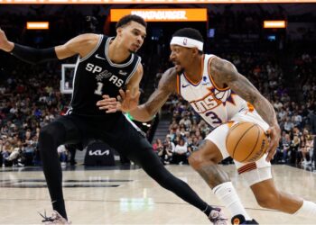 Bradley Beal comenta sobre a derrota para os Spurs: “falhamos feio” (Crédito: Getty Images)