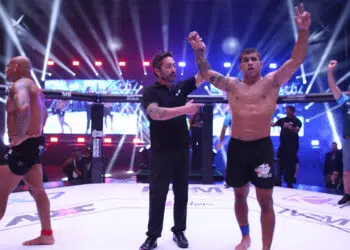 Ceconi levou a melhor sobre Cyborg (Crédito: Marcell Fagundes)