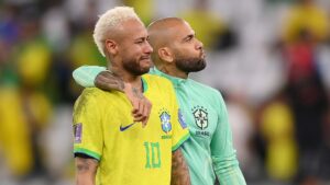 Neymar e Daniel Alves (Crédito: Getty Images)