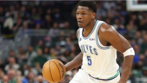 Estrela dos Timberwolves reclama da arbitragem de jogo contra os Lakers (Crédito: Getty Images)