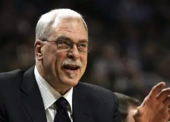 Phil Jackson com Michael Jordan (Crédito: Getty Images)