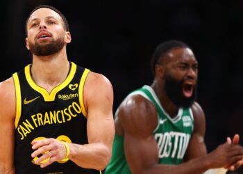 Boston Celtics atropela Golden State Warriors (Crédito: Getty Images)