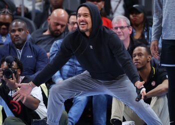 NBA: Trae Young avança em recuperação, mas não tem previsão de volta (Crédito: Getty Images)