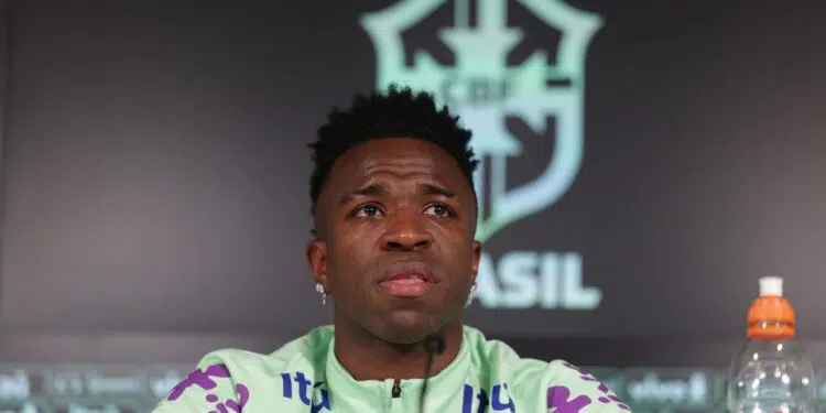 Vini Jr se emociona ao falar de casos de racismo (Crédito: Flickr CBF / Rafael Ribeiro)