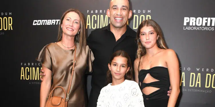 Wedum e família (Crédito: Nicolau Satudi)