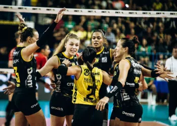 Superliga Feminina promete duelos emocionantes (Crédito: Eliezer Esportes/ Praia Clube)