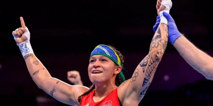 Bia Ferreira conquistou o ouro na categoria até 60kg (Crédito: CBBoxe)