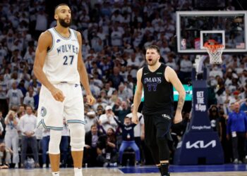 Doncic resolve para o Mavericks e viraliza lance contra Gobert; veja (Crédito: Getty Images)