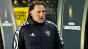 Milito lamenta primeira derrota na Libertadores (Crédito: Getty Images)