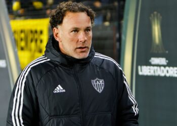 Milito lamenta primeira derrota na Libertadores (Crédito: Getty Images)